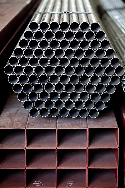 tím pripravujúci vzdelávacie materiály o slovenských horách v kancelárskom prostredí